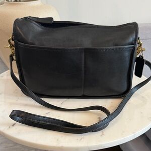 Vintage Coach Black Leather Crossbody Shoulder Bag - Classic Everyday